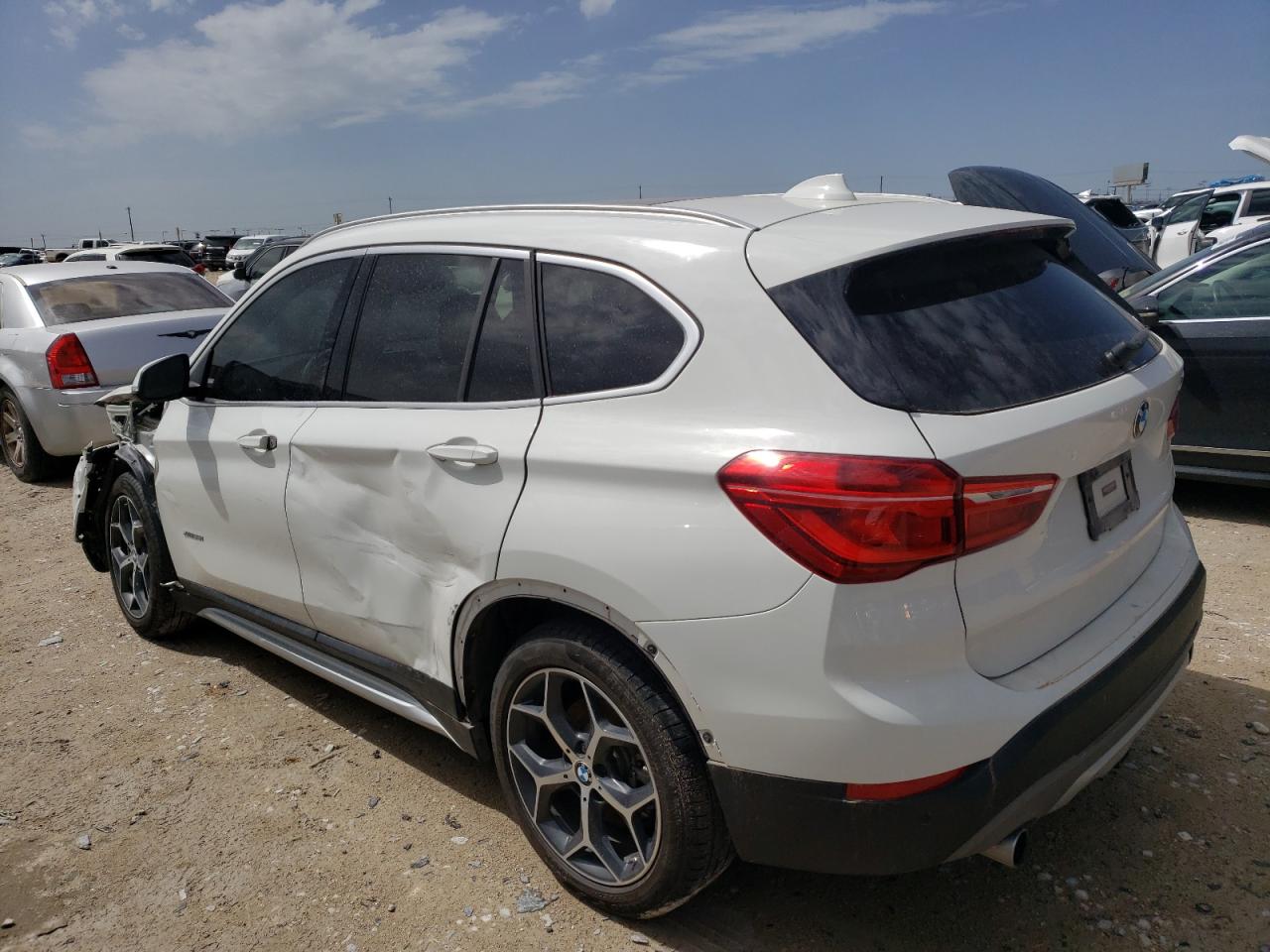 Photo 1 VIN: WBXHT3C33H5F70113 - BMW X1 