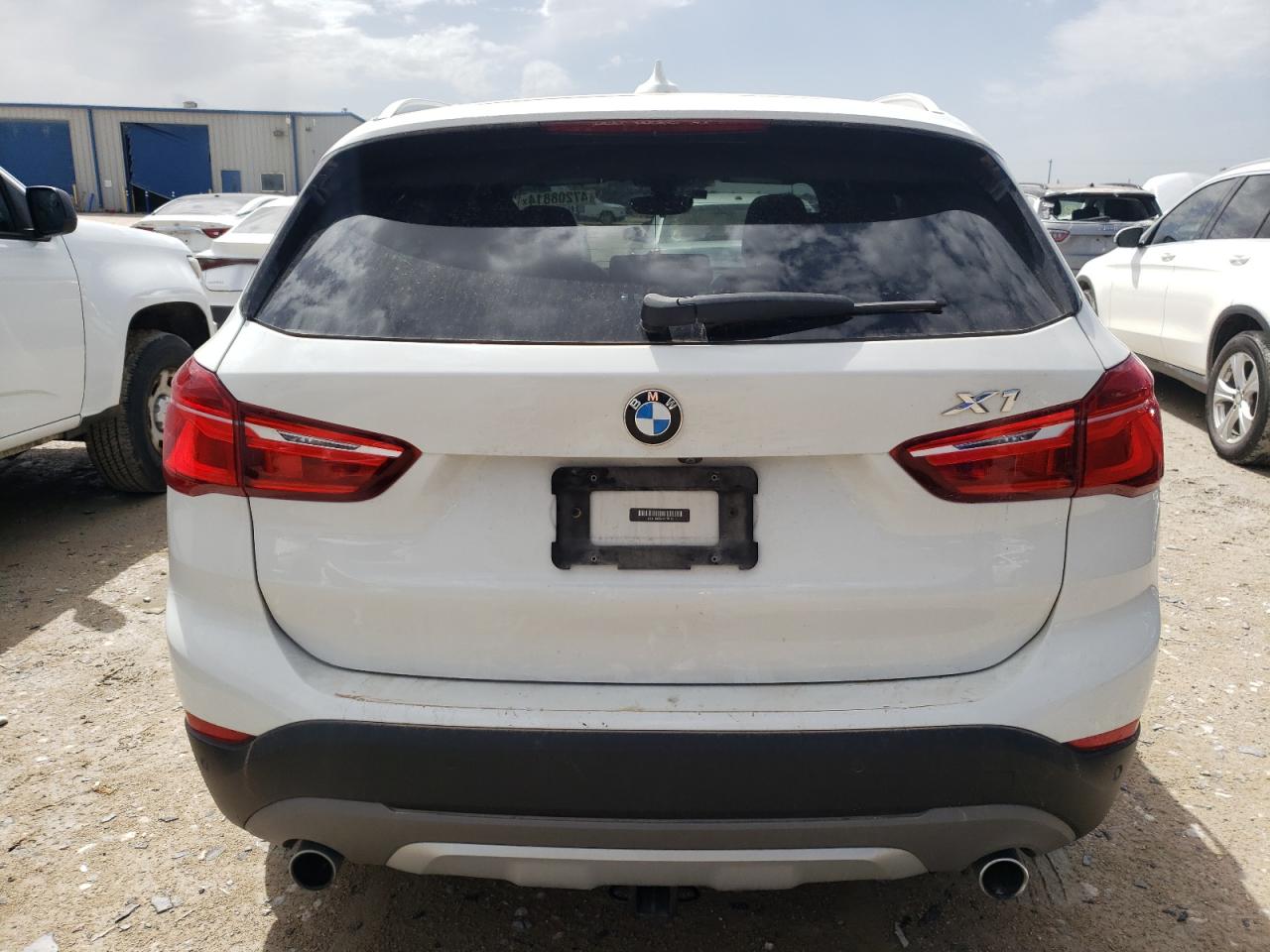 Photo 5 VIN: WBXHT3C33H5F70113 - BMW X1 