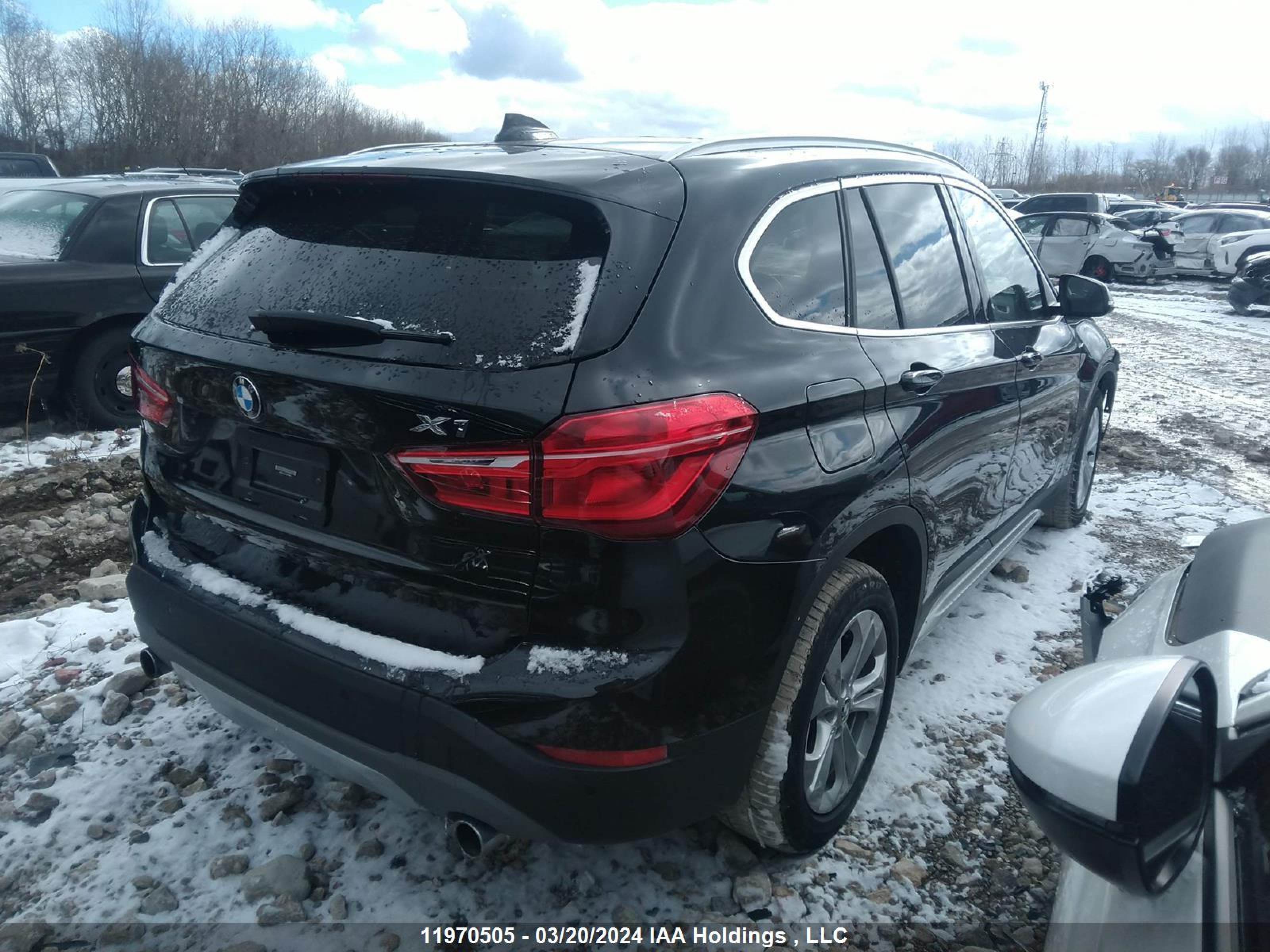 Photo 3 VIN: WBXHT3C33J5F90643 - BMW X1 