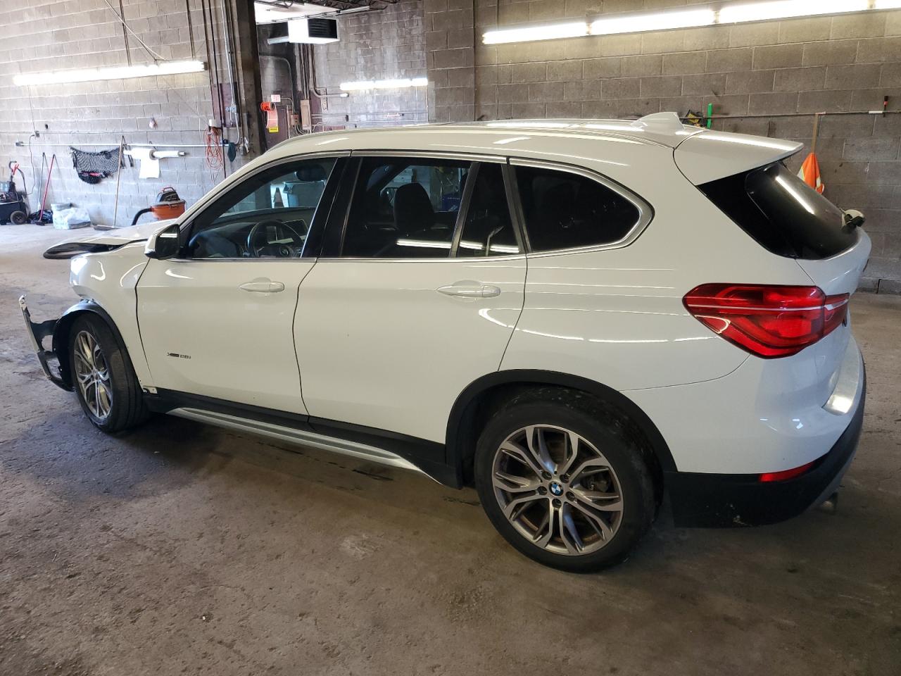 Photo 1 VIN: WBXHT3C33J5K21259 - BMW X1 