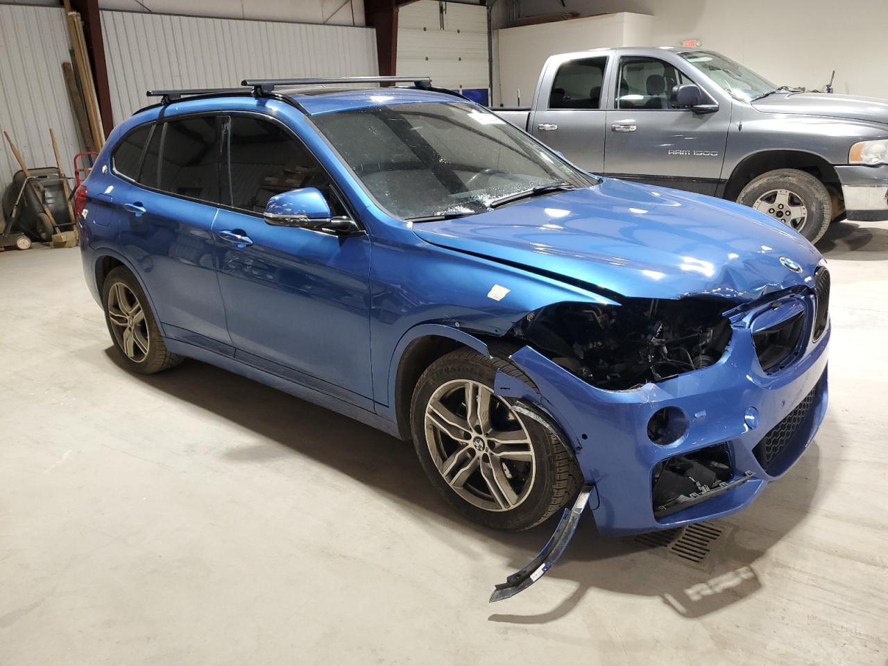 Photo 3 VIN: WBXHT3C33J5L27369 - BMW X1 