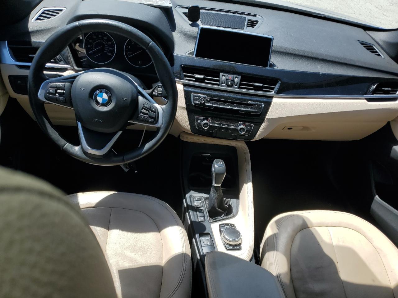 Photo 8 VIN: WBXHT3C34H5F75417 - BMW X1 