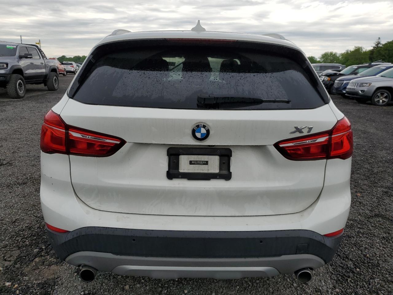 Photo 5 VIN: WBXHT3C34J5K22954 - BMW X1 