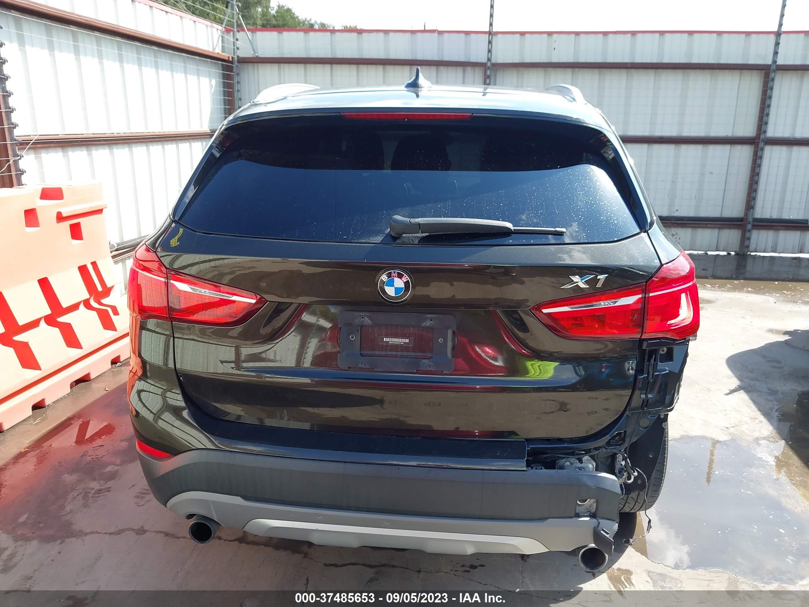 Photo 16 VIN: WBXHT3C35H5F71683 - BMW X1 