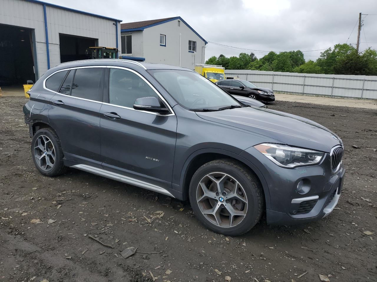 Photo 3 VIN: WBXHT3C35H5F79315 - BMW X1 