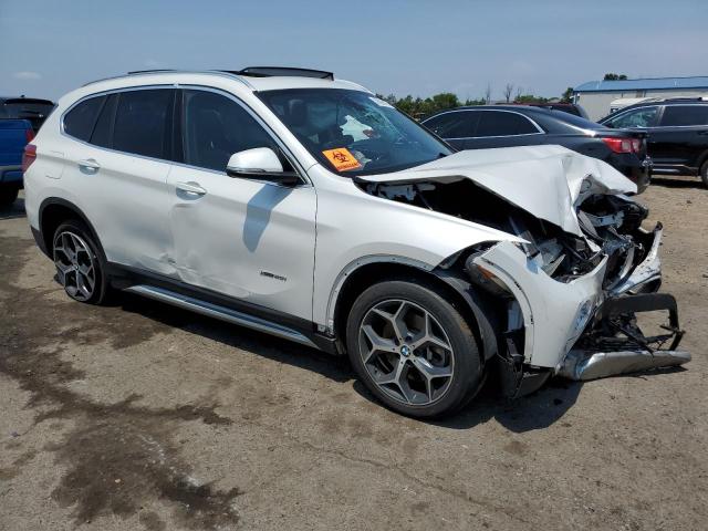 Photo 3 VIN: WBXHT3C35J5F88408 - BMW X1 