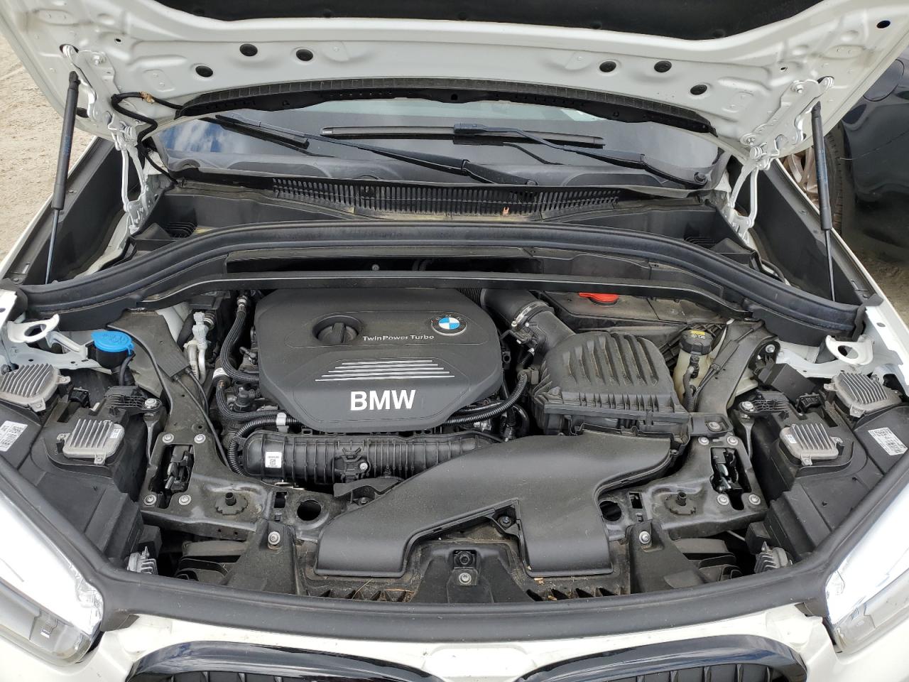 Photo 10 VIN: WBXHT3C35J5L34730 - BMW X1 