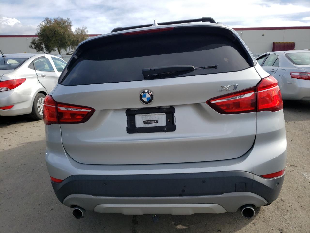 Photo 5 VIN: WBXHT3C36H5F68582 - BMW X1 