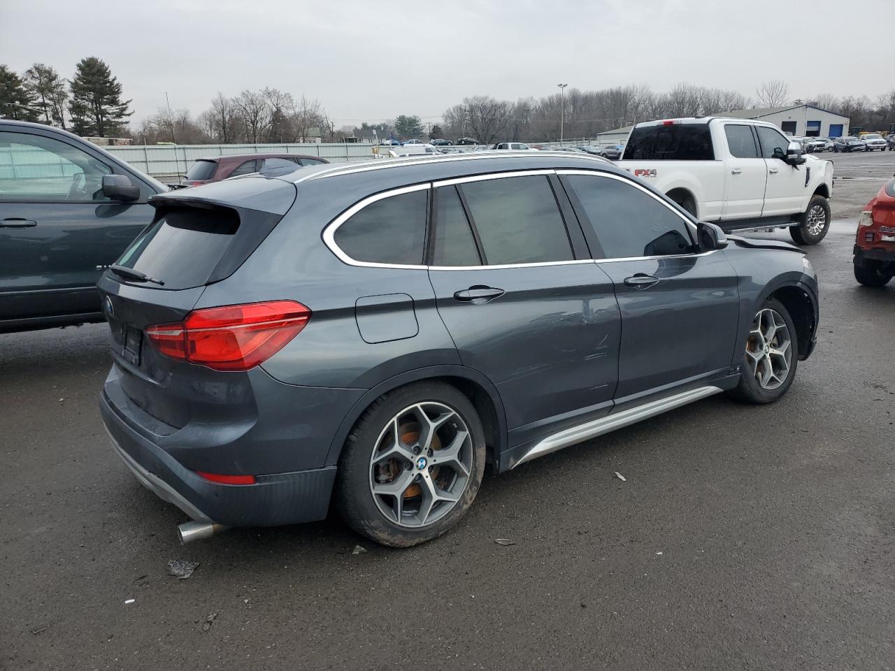 Photo 2 VIN: WBXHT3C36H5F77363 - BMW X1 