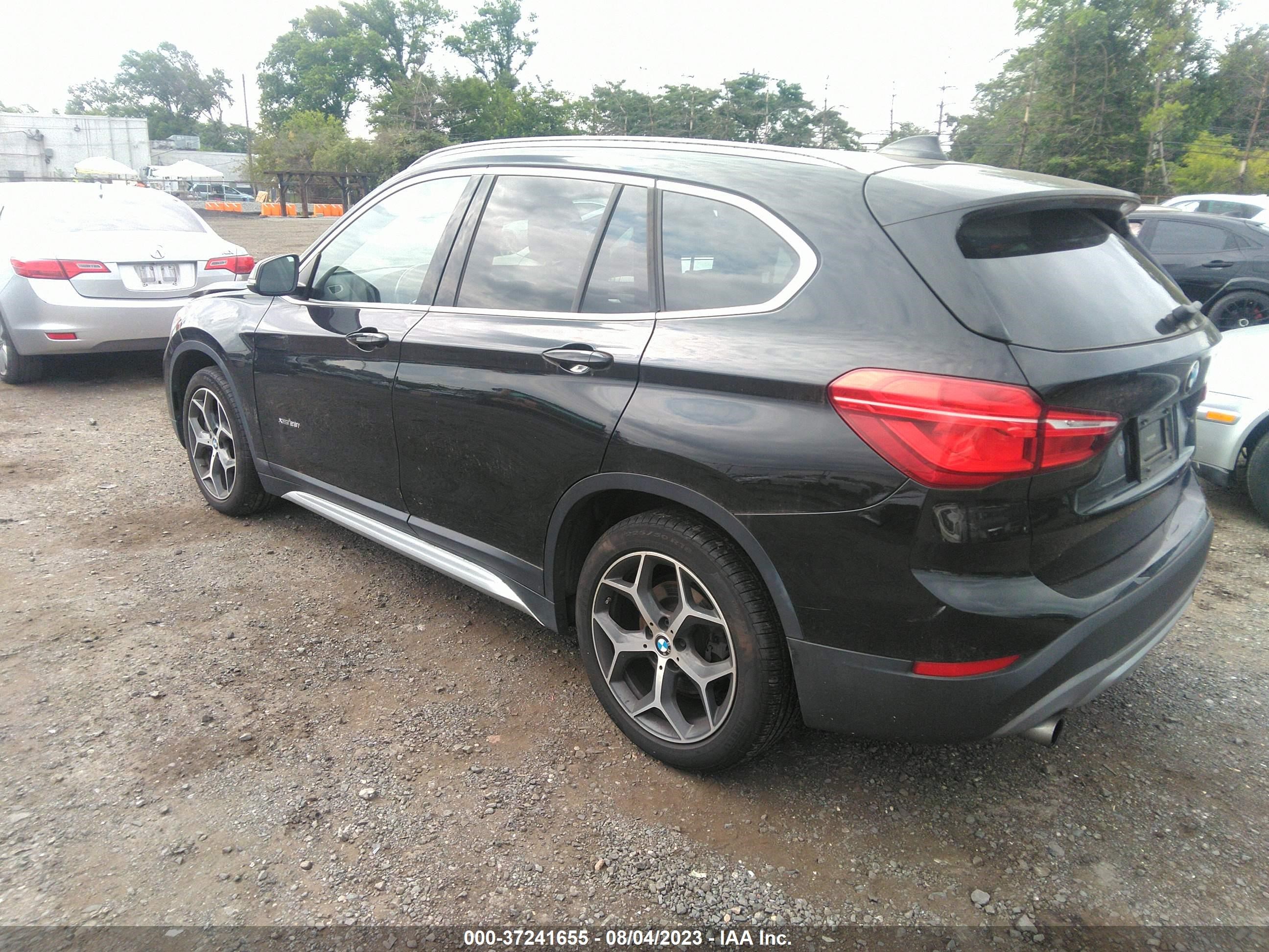 Photo 2 VIN: WBXHT3C36H5F83146 - BMW X1 