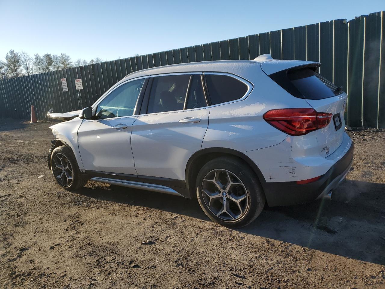 Photo 1 VIN: WBXHT3C36J5L27088 - BMW X1 