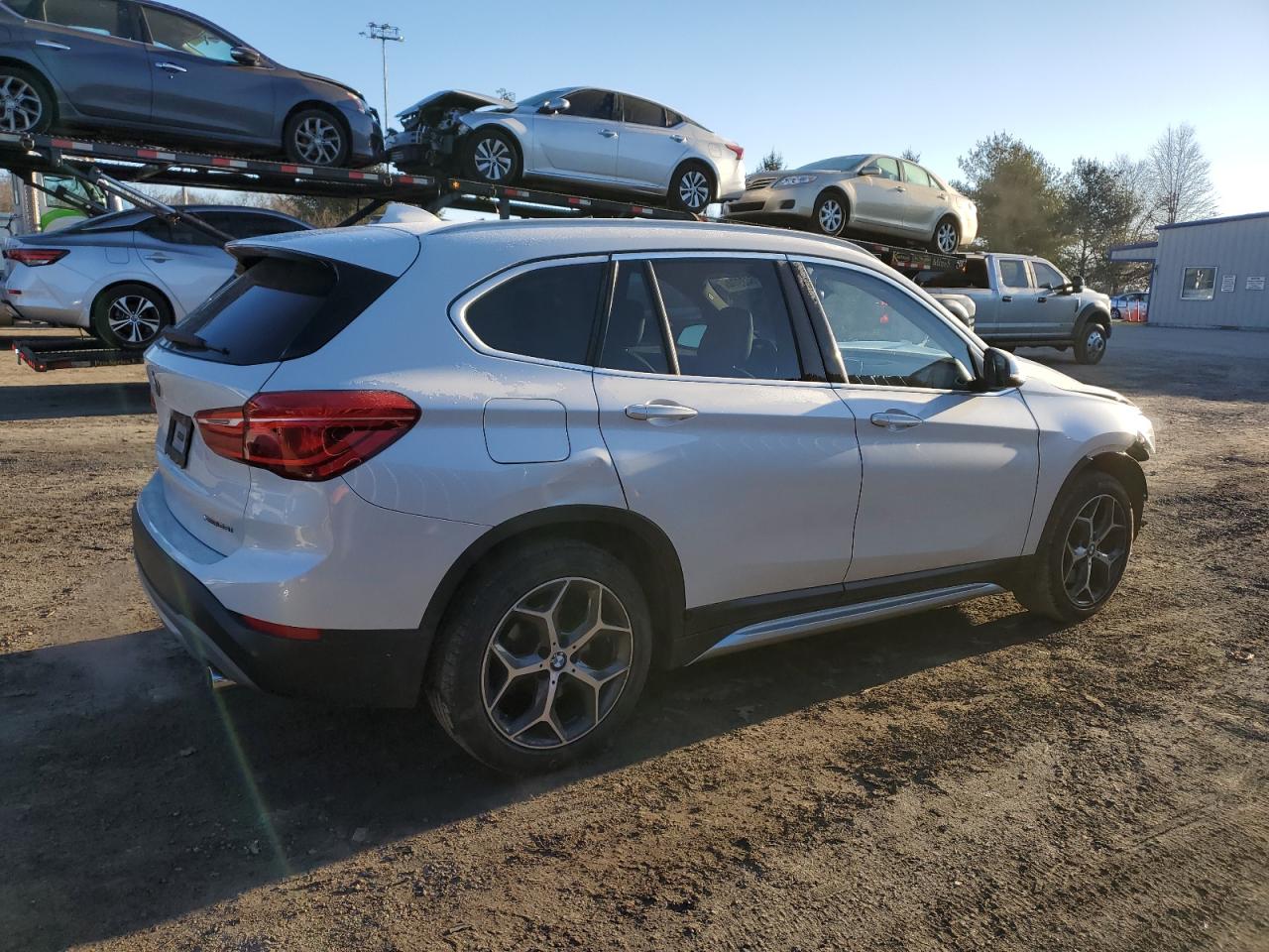 Photo 2 VIN: WBXHT3C36J5L27088 - BMW X1 