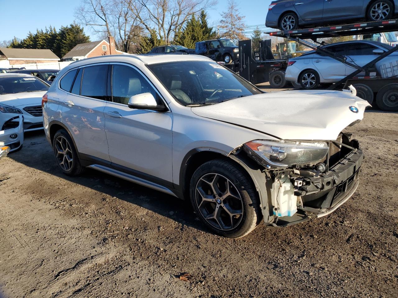 Photo 3 VIN: WBXHT3C36J5L27088 - BMW X1 