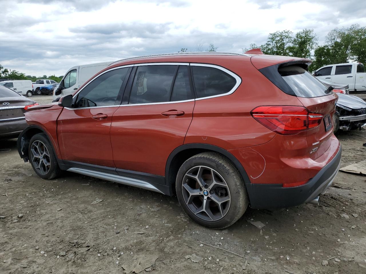 Photo 1 VIN: WBXHT3C36J5L33411 - BMW X1 