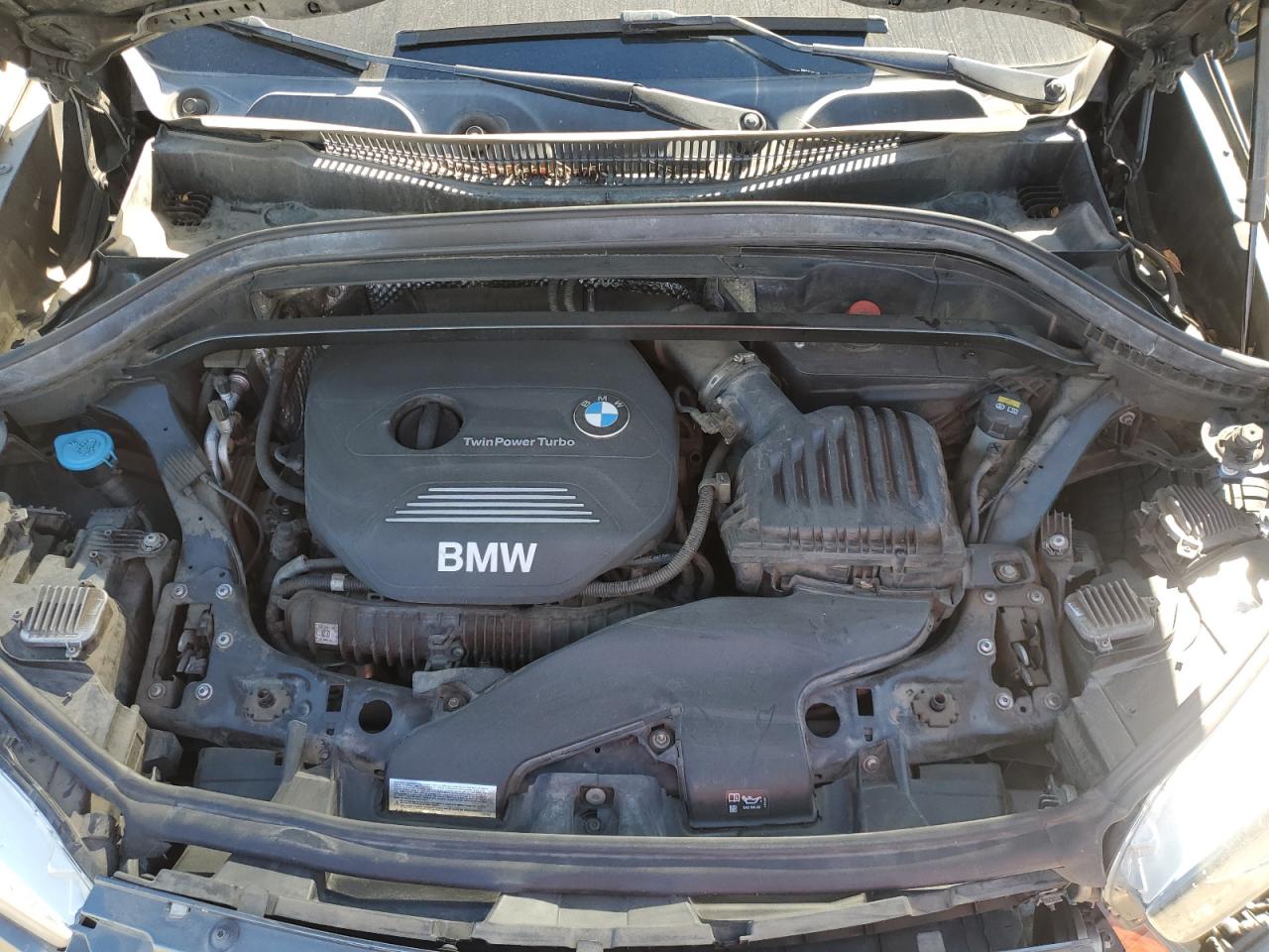 Photo 10 VIN: WBXHT3C37GP887456 - BMW X1 