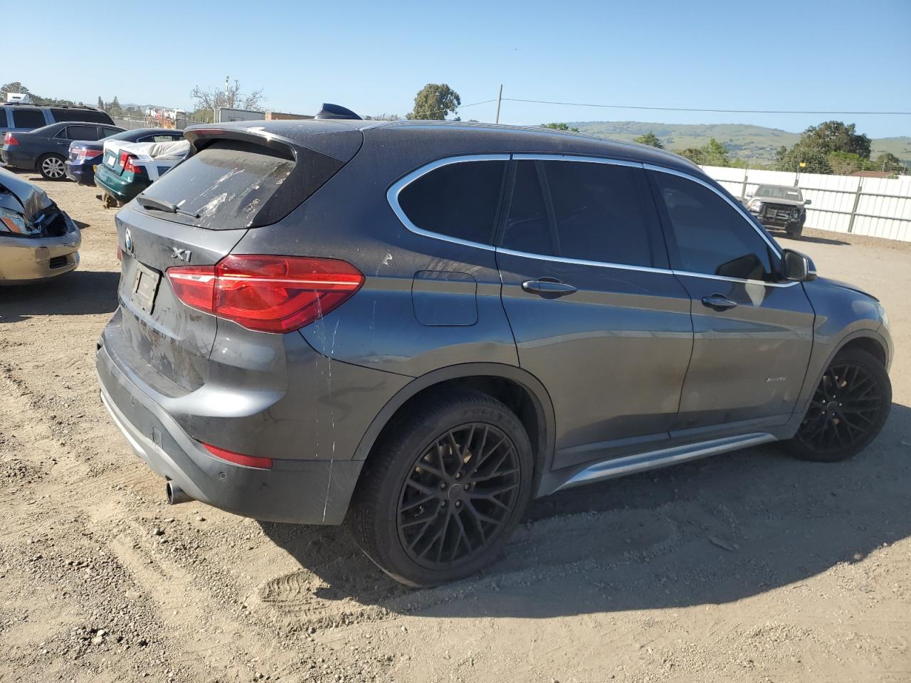 Photo 2 VIN: WBXHT3C37GP887456 - BMW X1 