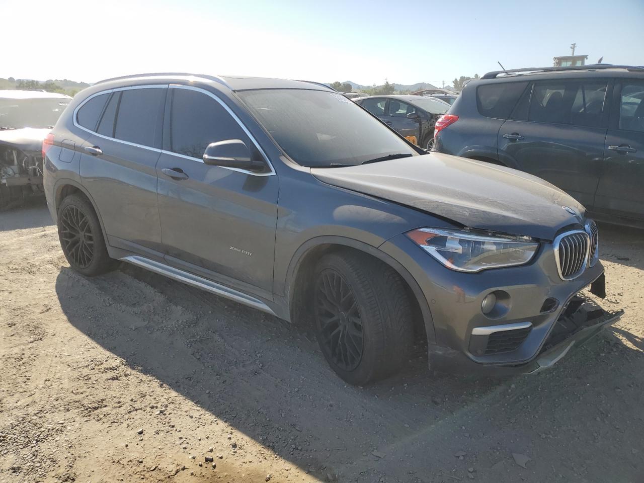 Photo 3 VIN: WBXHT3C37GP887456 - BMW X1 