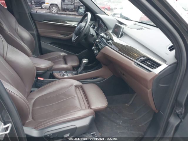 Photo 4 VIN: WBXHT3C37H5F84497 - BMW X1 