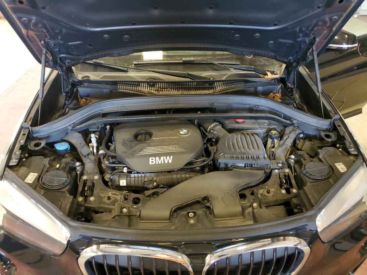 Photo 11 VIN: WBXHT3C37J5K26500 - BMW X1 