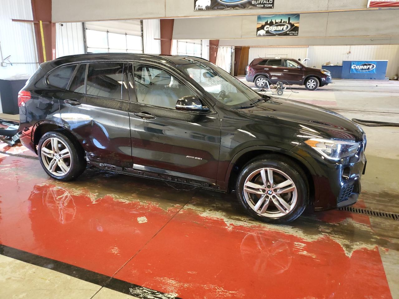 Photo 3 VIN: WBXHT3C37J5K26500 - BMW X1 