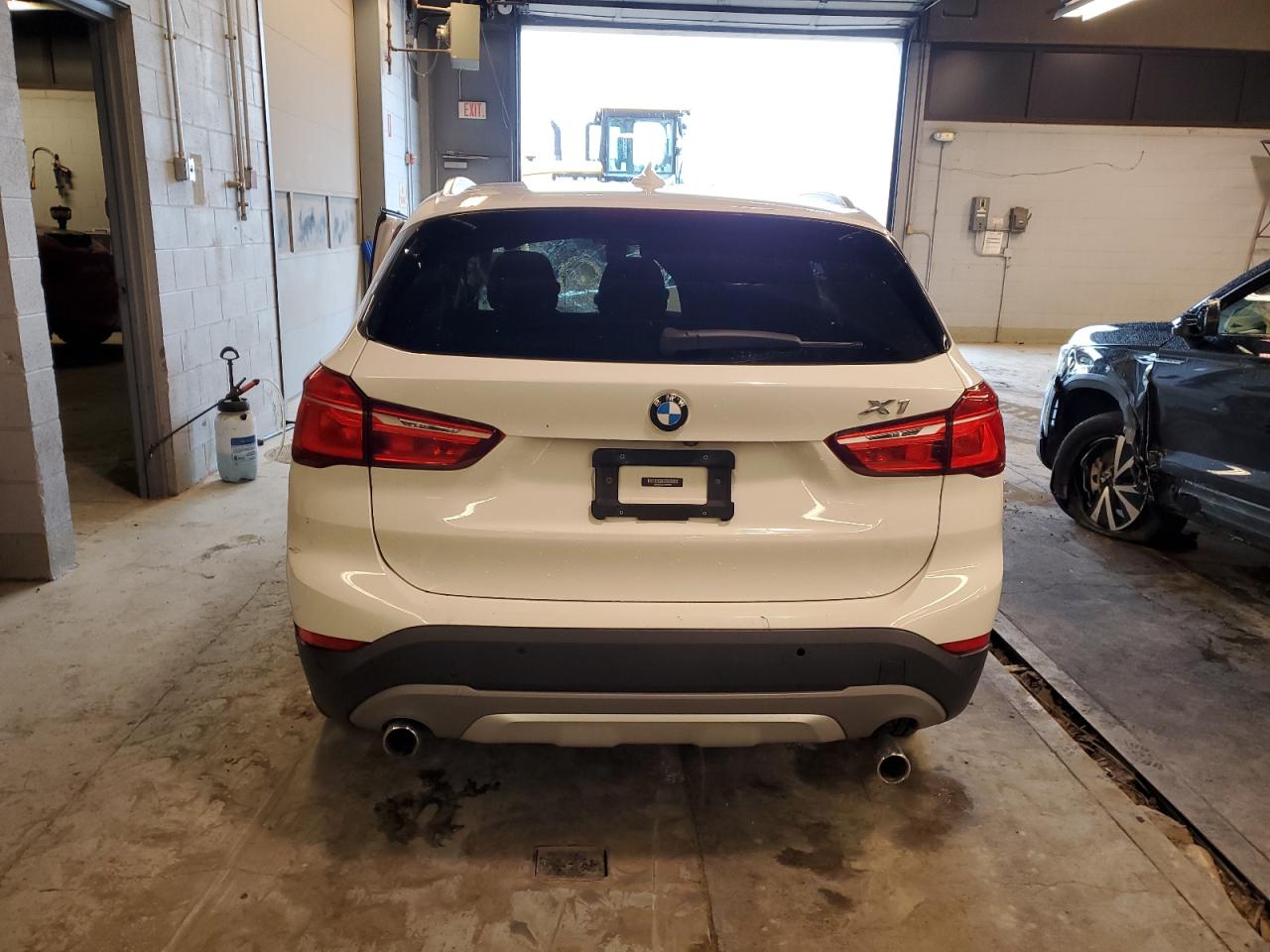 Photo 5 VIN: WBXHT3C37J5K29591 - BMW X1 