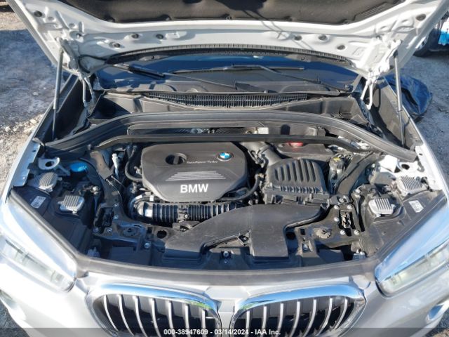 Photo 9 VIN: WBXHT3C38H5F69572 - BMW X1 