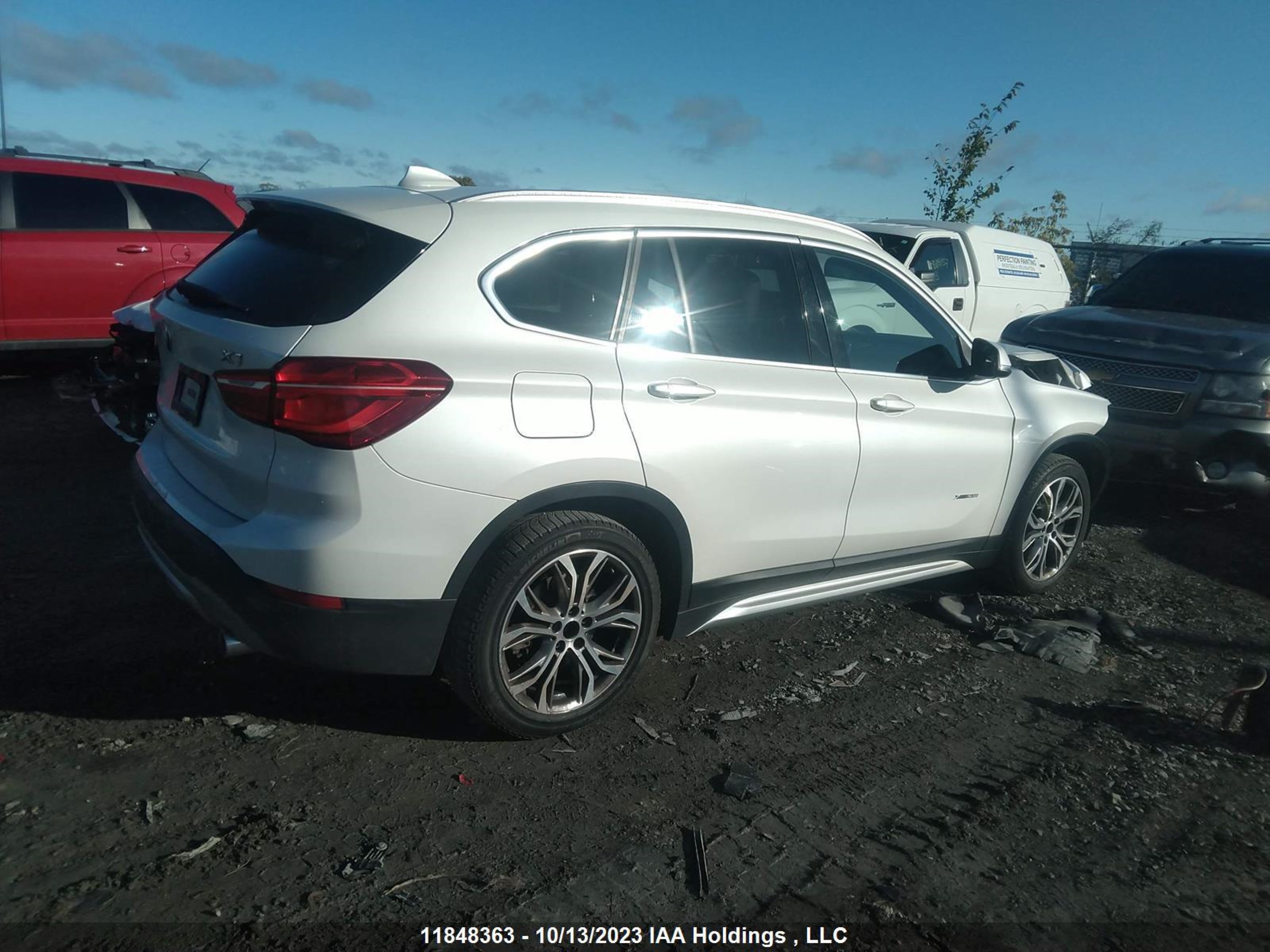 Photo 3 VIN: WBXHT3C38H5F79082 - BMW X1 