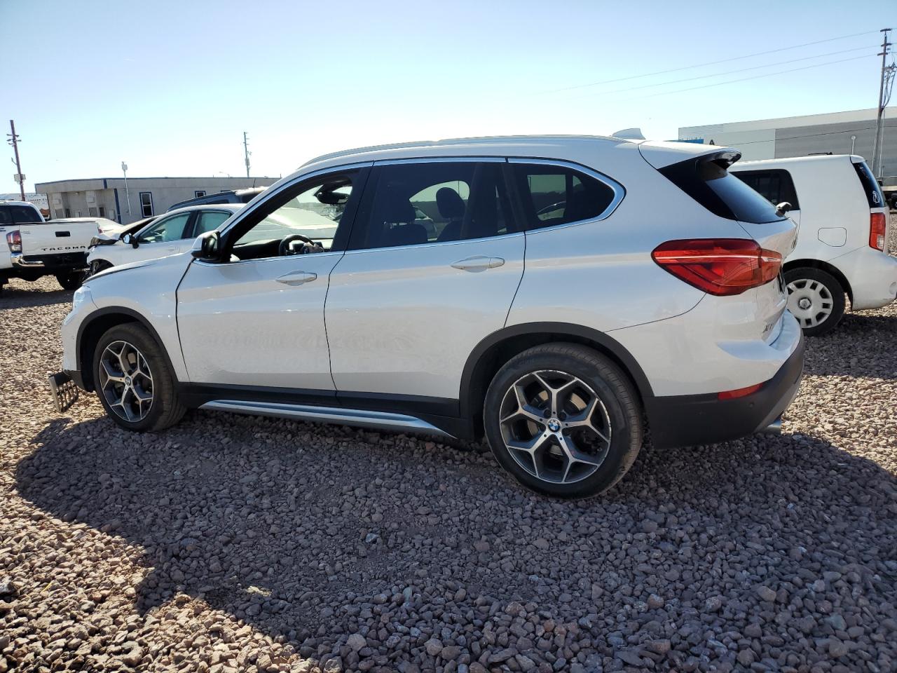 Photo 1 VIN: WBXHT3C38J5L28078 - BMW X1 