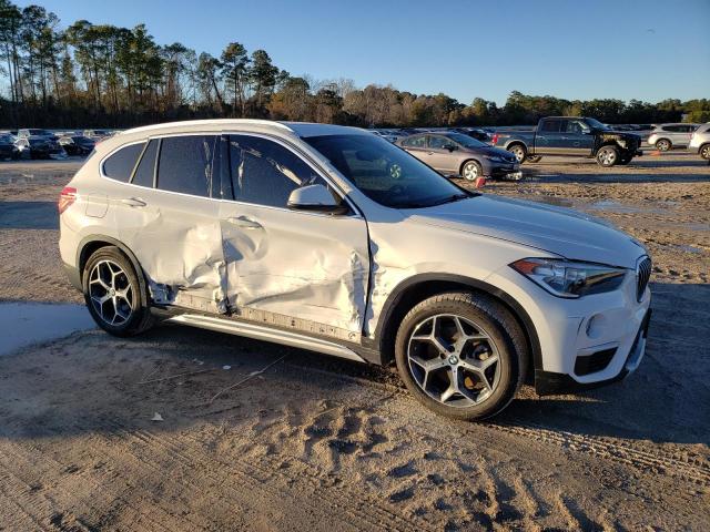 Photo 3 VIN: WBXHT3C38J5L32034 - BMW X1 