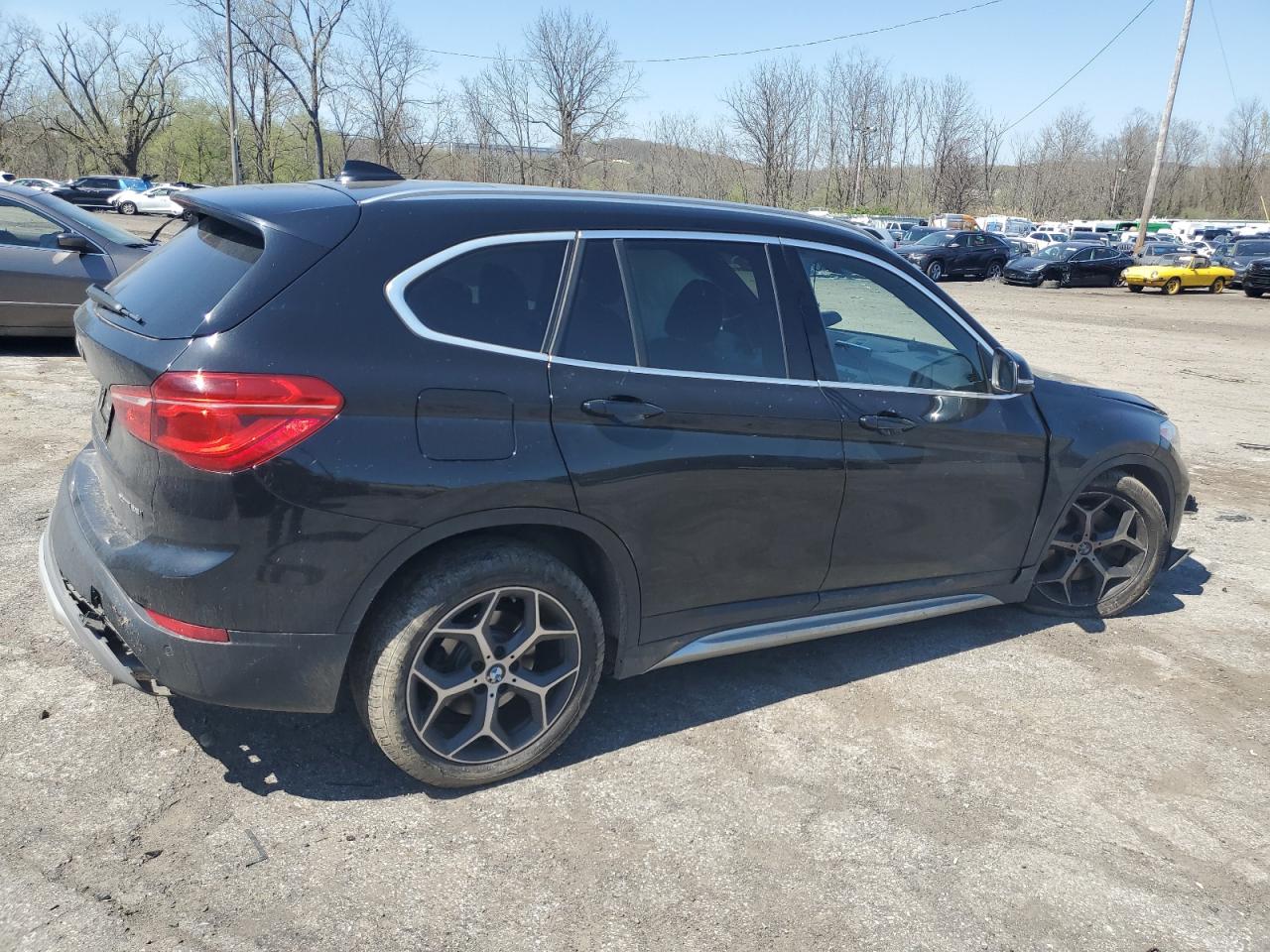 Photo 2 VIN: WBXHT3C39J3H32022 - BMW X1 