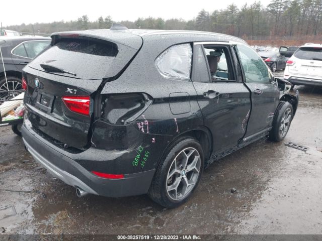 Photo 3 VIN: WBXHT3C3XH5F74885 - BMW X1 