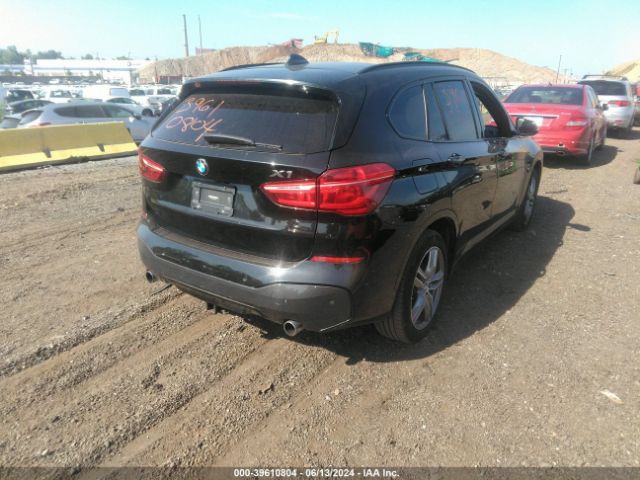 Photo 3 VIN: WBXHT3C3XH5F77656 - BMW X1 