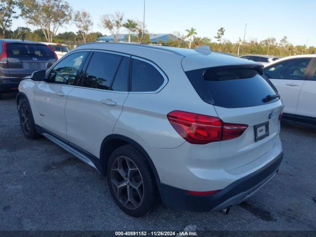 Photo 2 VIN: WBXHT3C3XJ5L25098 - BMW X1 