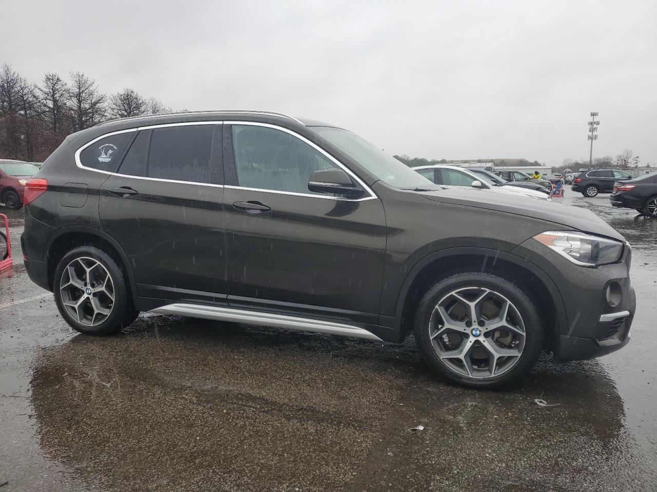 Photo 3 VIN: WBXHT3C3XJ5L34271 - BMW X1 