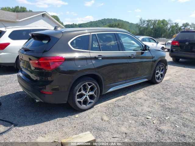 Photo 3 VIN: WBXHT3C50K3H34289 - BMW X1 