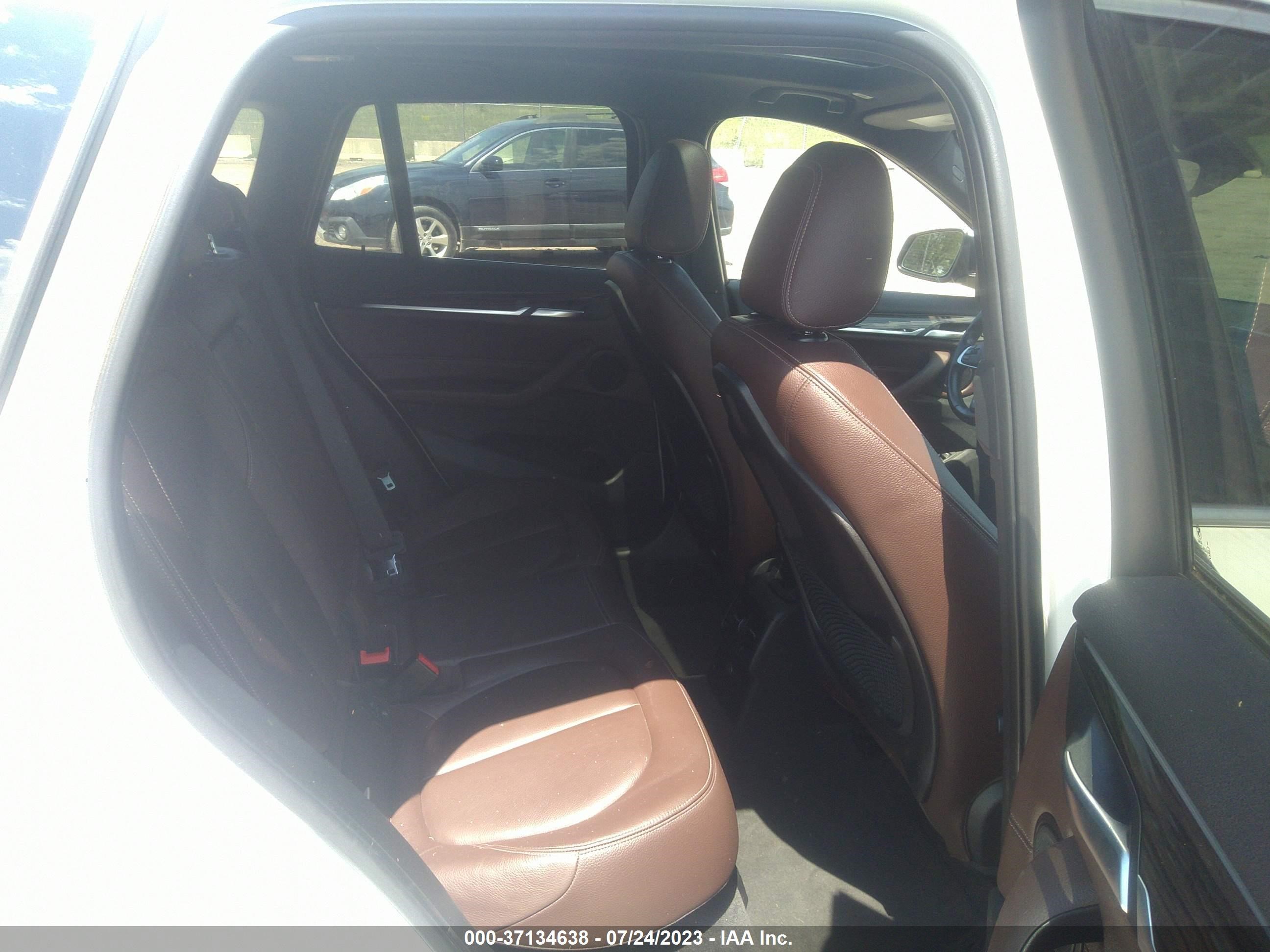 Photo 7 VIN: WBXHT3Z30G4A47904 - BMW X1 