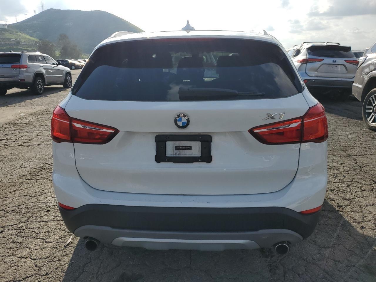 Photo 5 VIN: WBXHT3Z31G4A48107 - BMW X1 