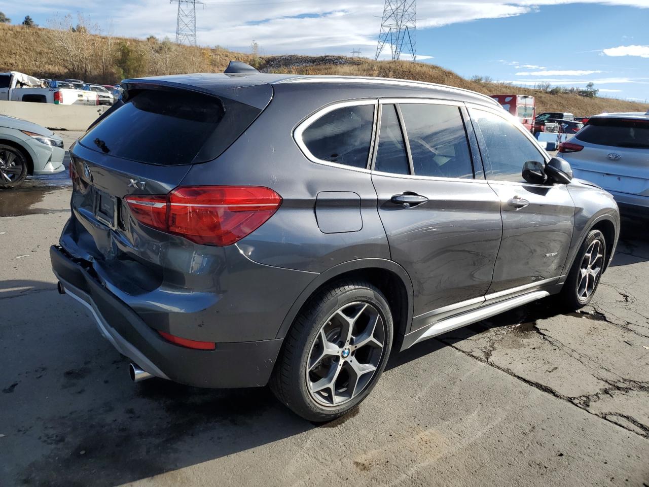 Photo 2 VIN: WBXHT3Z31H4A54040 - BMW X1 