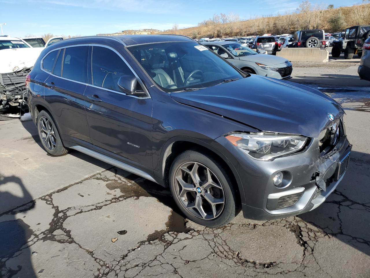 Photo 3 VIN: WBXHT3Z31H4A54040 - BMW X1 