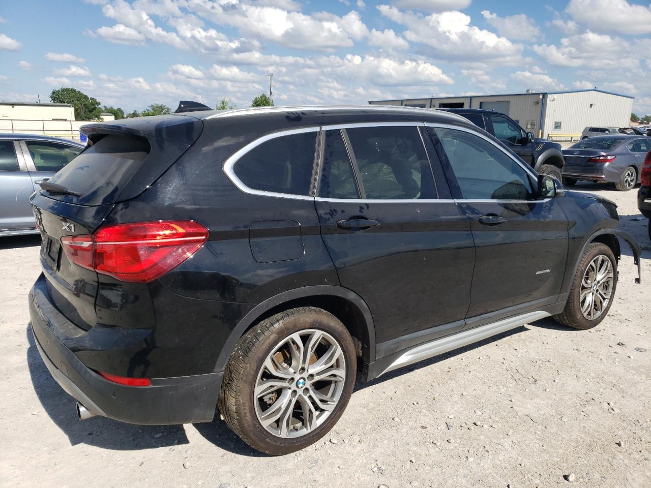 Photo 2 VIN: WBXHT3Z34G4A48456 - BMW X1 