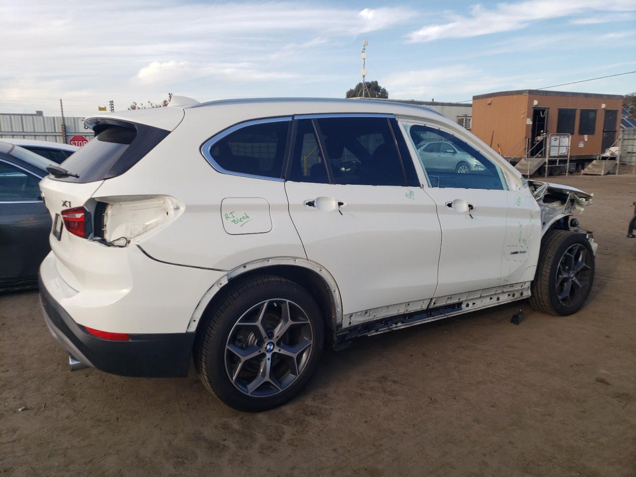 Photo 2 VIN: WBXHT3Z34G4A48764 - BMW X1 