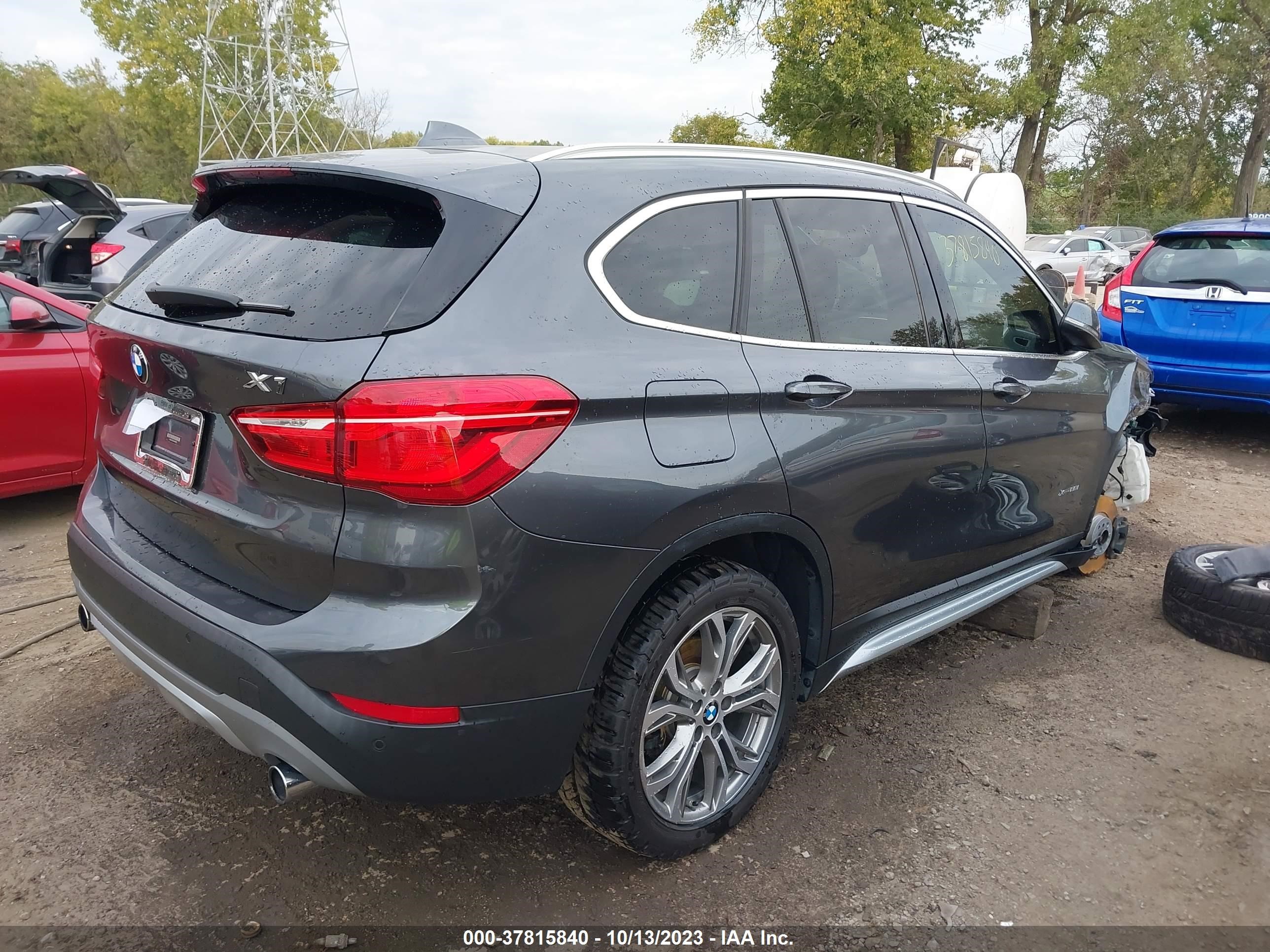 Photo 3 VIN: WBXHT3Z34H4A58406 - BMW X1 