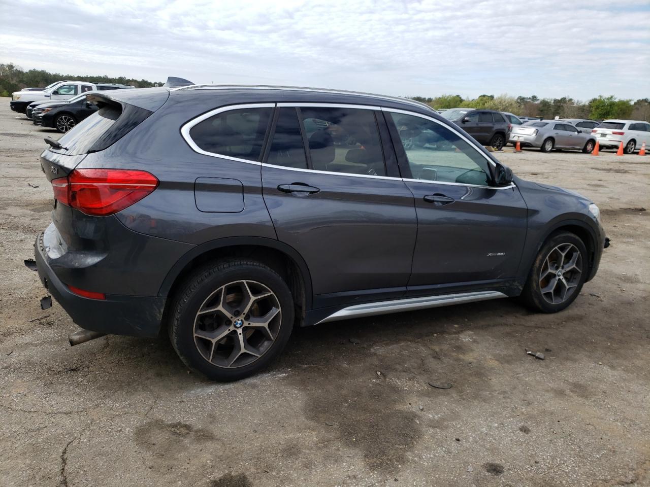 Photo 2 VIN: WBXHT3Z35H4A54025 - BMW X1 