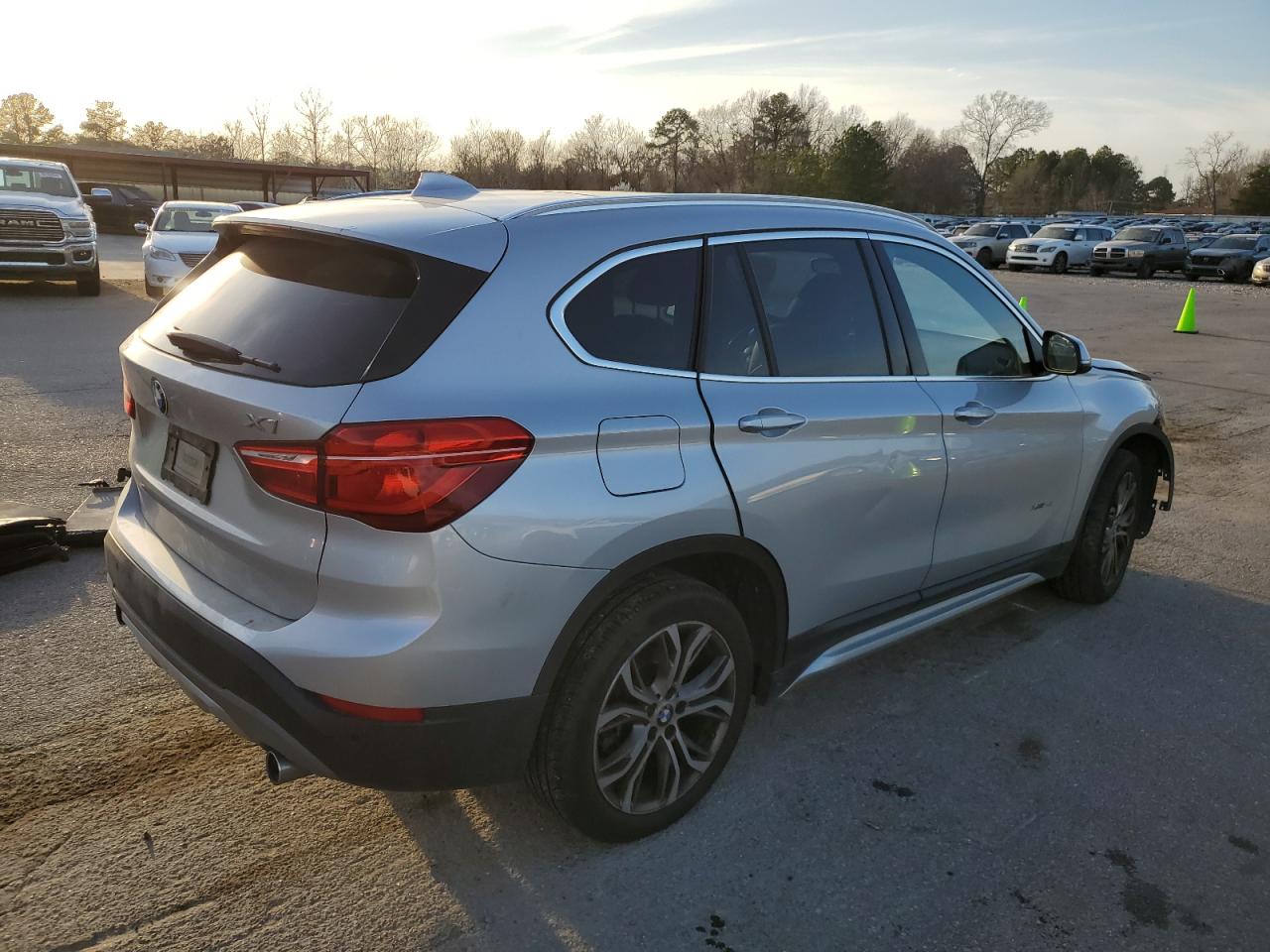 Photo 2 VIN: WBXHT3Z36H4A54521 - BMW X1 