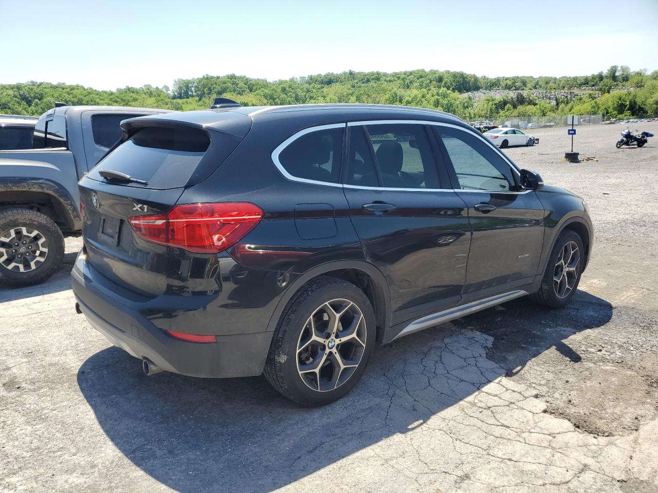 Photo 2 VIN: WBXHT3Z37G4A48144 - BMW X1 