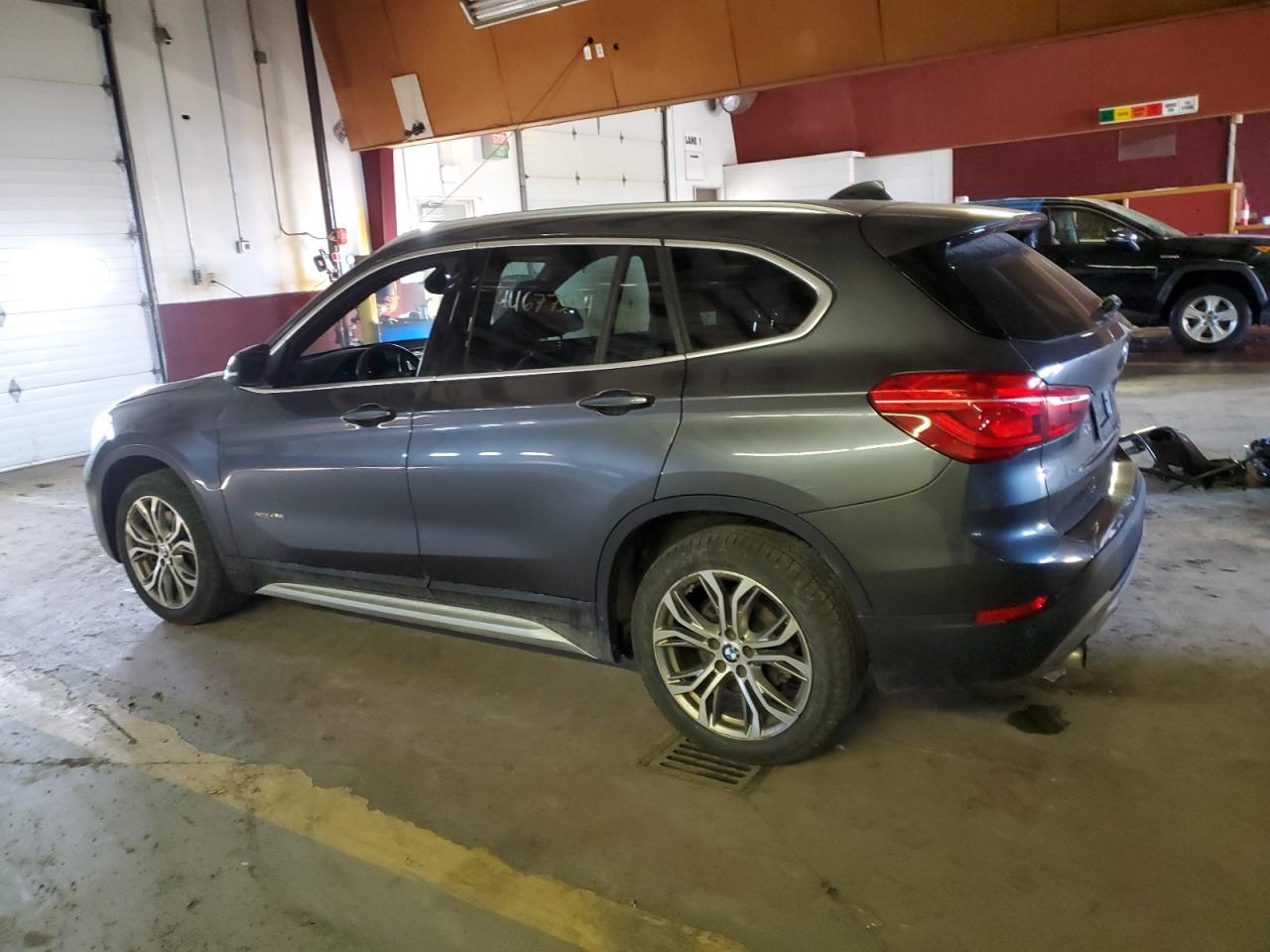 Photo 1 VIN: WBXHT3Z37H4A52213 - BMW X1 