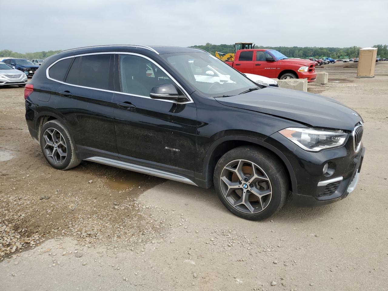 Photo 3 VIN: WBXHT3Z38H4A53712 - BMW X1 