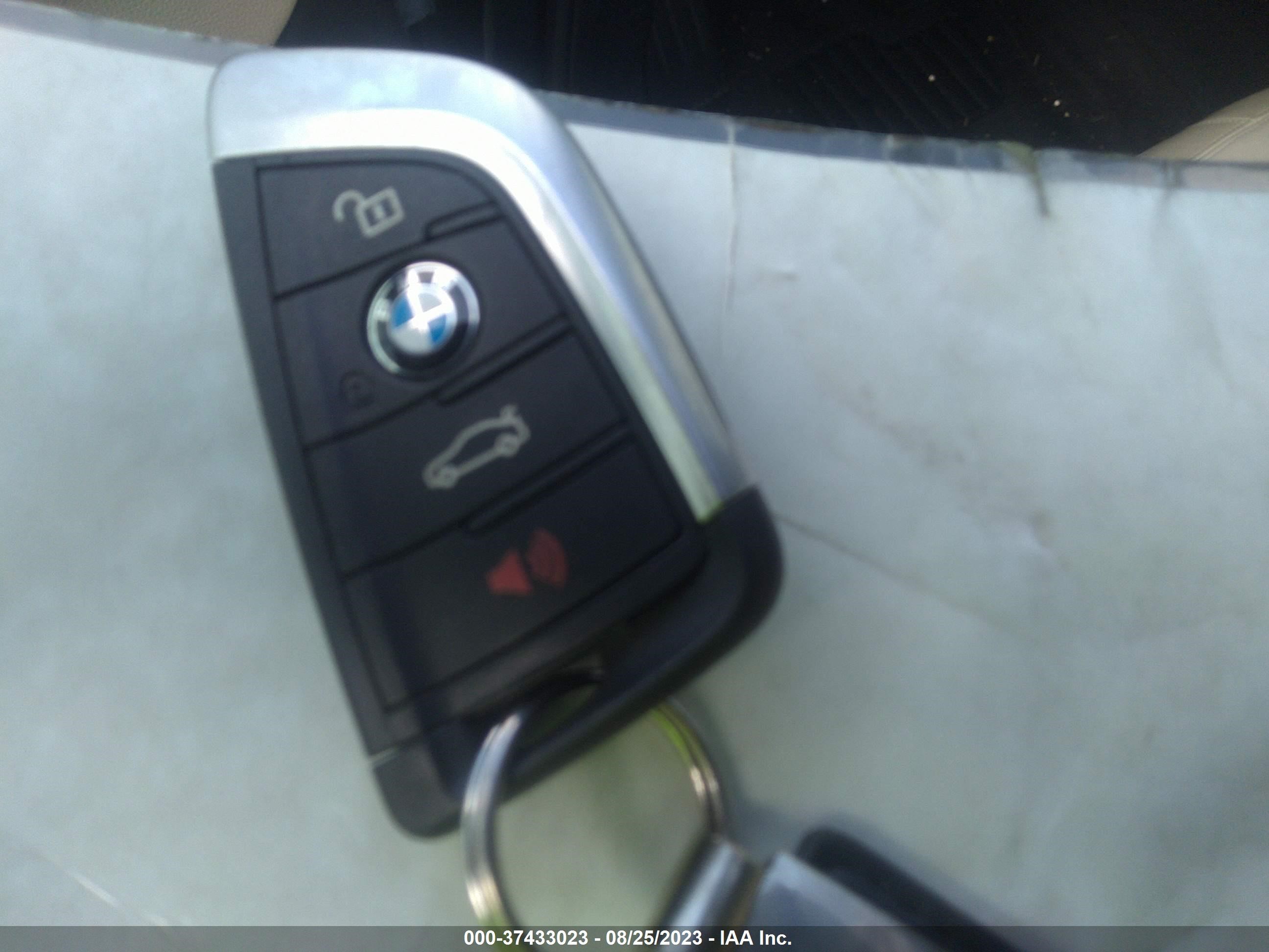 Photo 10 VIN: WBXHT3Z38H4A55461 - BMW X1 