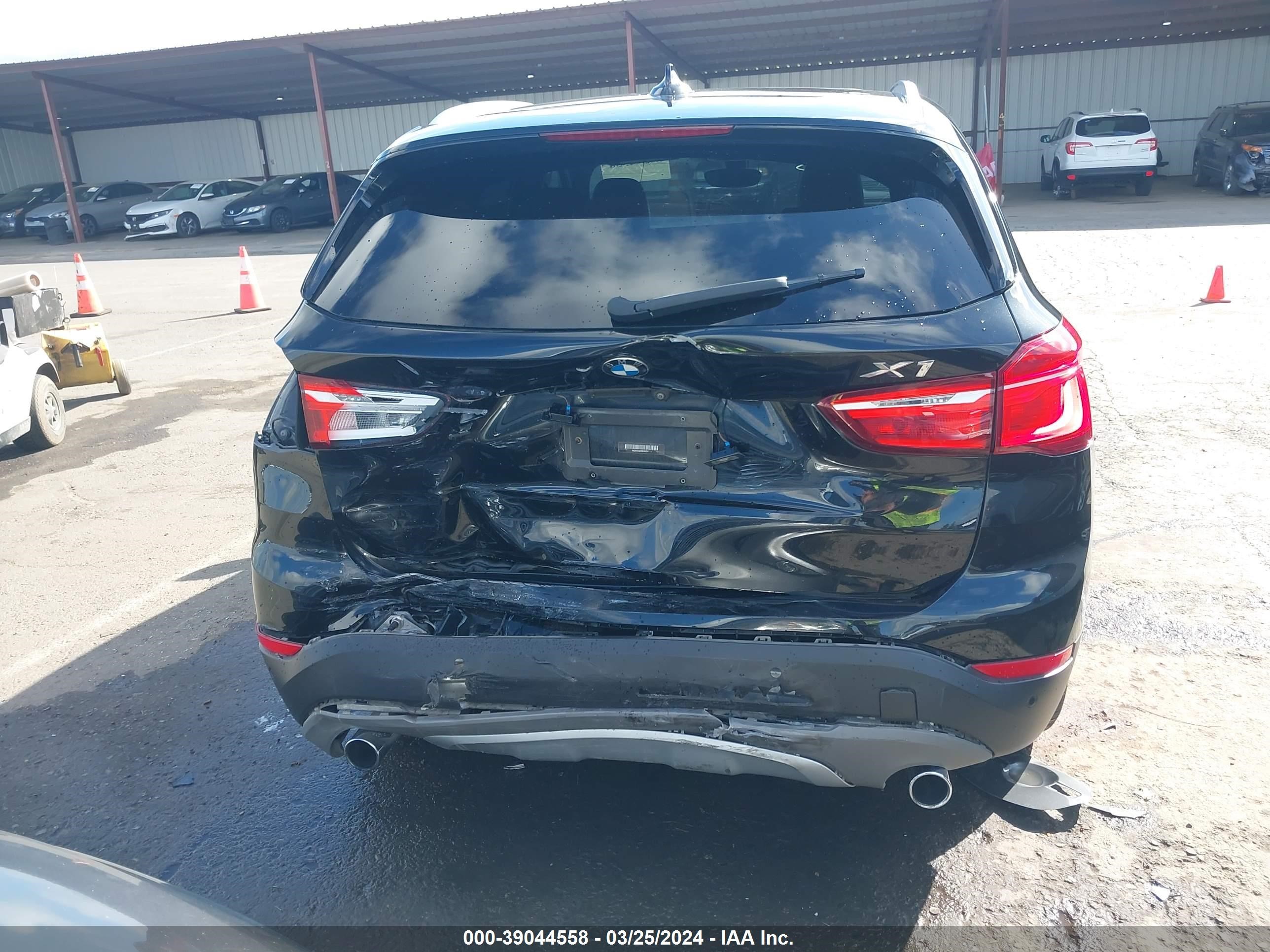 Photo 16 VIN: WBXHT3Z39H4A54173 - BMW X1 