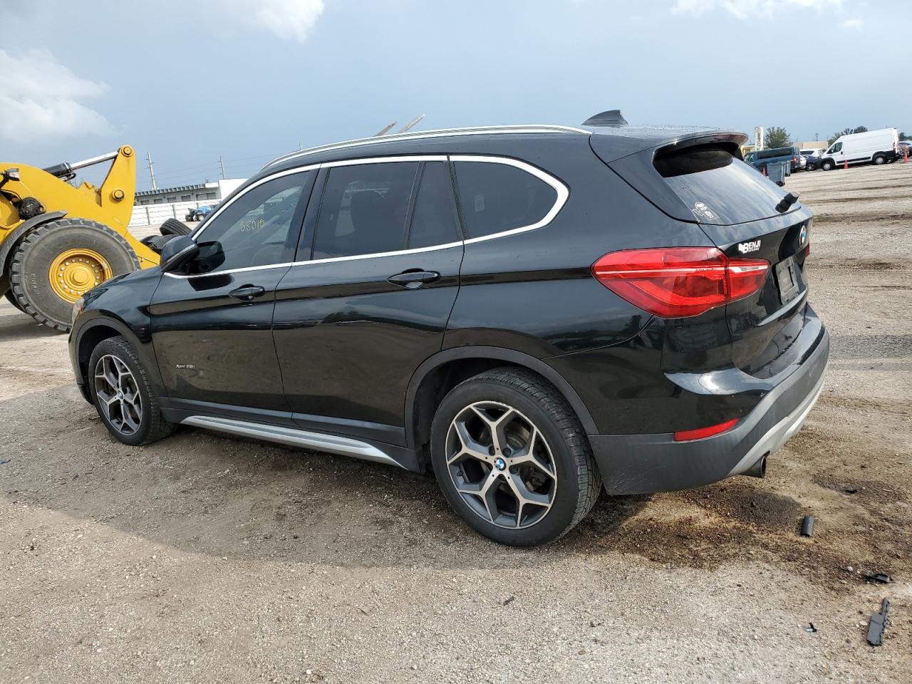 Photo 1 VIN: WBXHT3Z39H4A55968 - BMW X1 